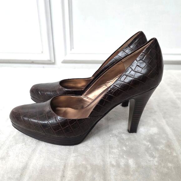Carlos Santana Croc Skin Chocolate Brown Heels - 6M - Picture 2 of 8